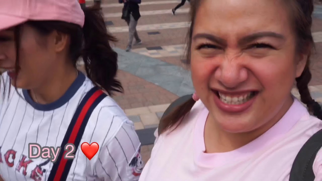 Feleo sisters go to Hongkong Disneyland