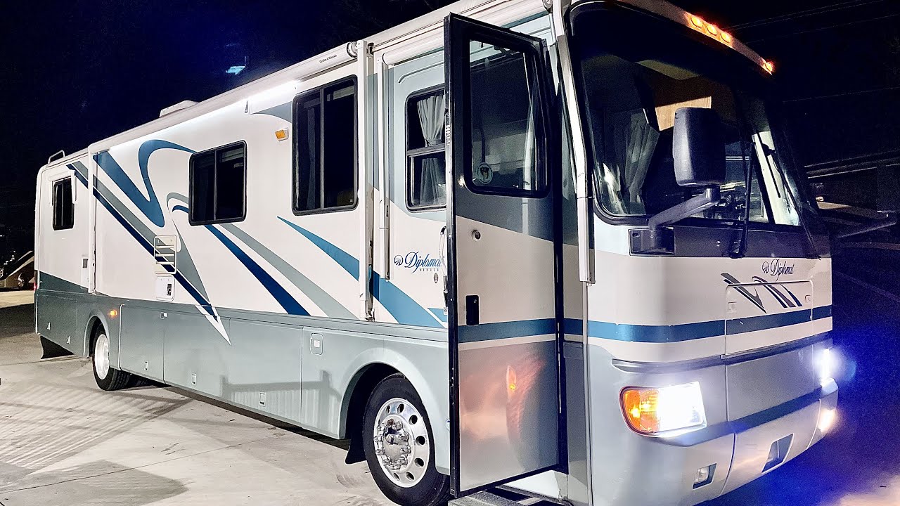 DIESEL COACH, 8 AIR BAGS, PRO UPGRADES, SERVICE DONE, 10K TOWING, 2000 MONACO DIPLOMAT 38D $47,500