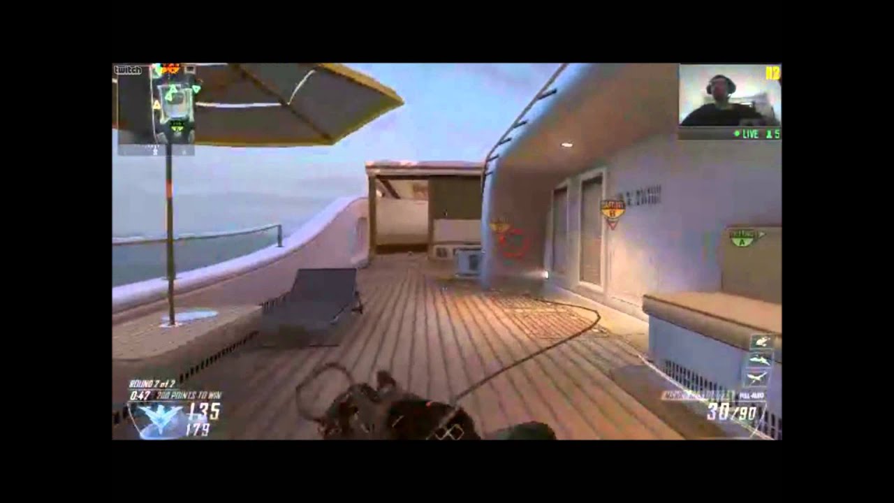 Kille flippar n&auml;r hans flickv&auml;n ringer n&auml;r han spelar CoD