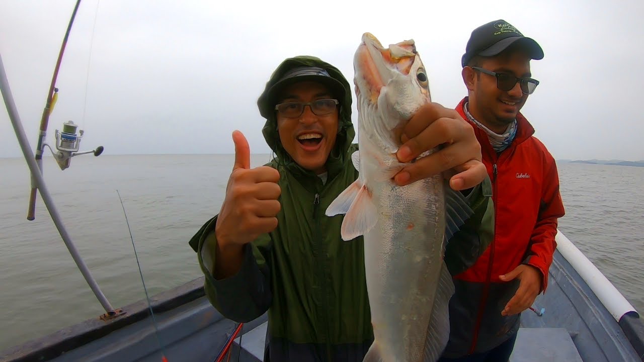 HAND LINE FISHING BY THE WRECK & RIVER MOUTH FISHING FOR TARPON - Trinidad and Tobago, Caribbean
