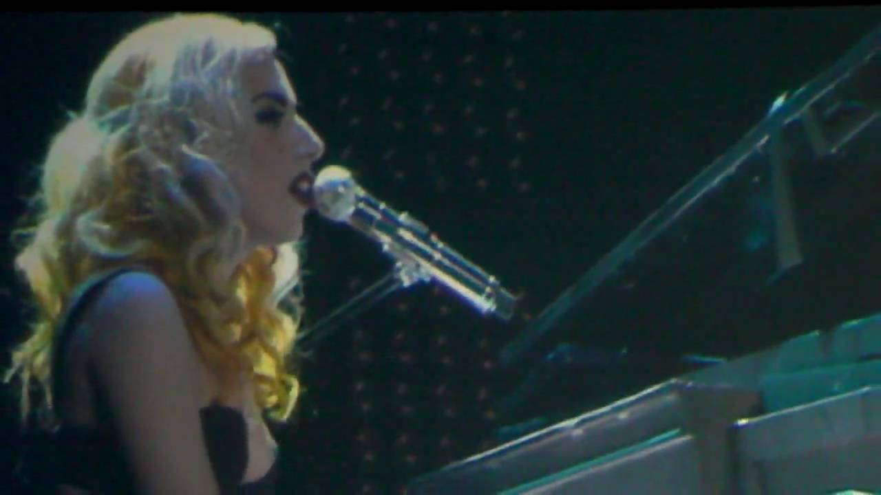 [HD] Lady Gaga Speechless Live in New Zealand