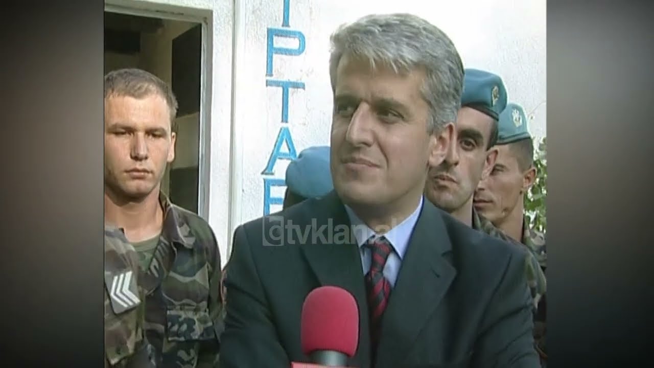 Ministri i Mbrojtjes Pandeli Majko viziton komandot shqiptare në Mosul - (11 Tetor 2003)