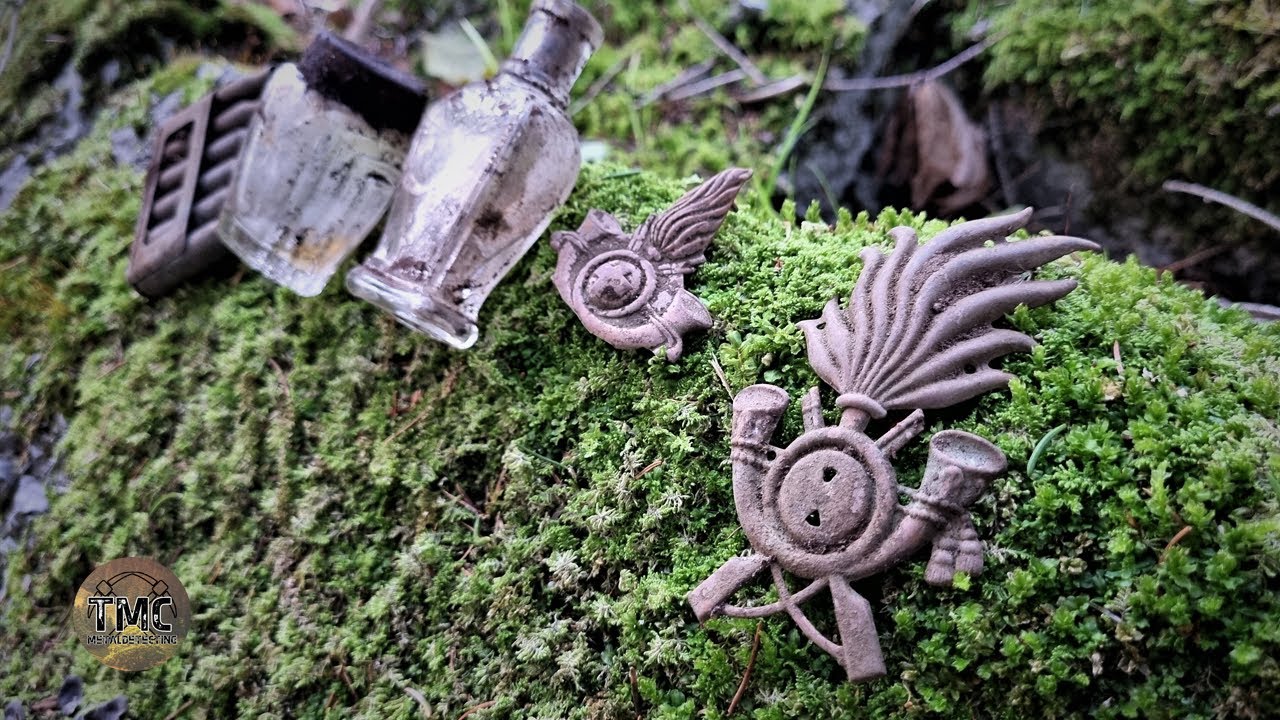 WW2 Metal Detecting┃Badges, bottles and MORE!