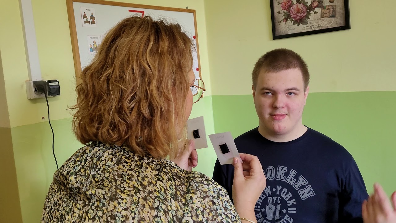 Praca z dzieckiem autystycznym - AAC