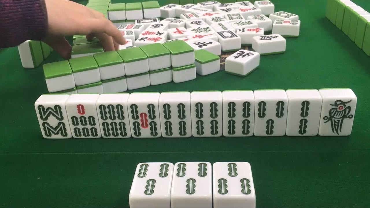 麻将好牌不会拆搭？学会这招，胡得三家哭兮兮！