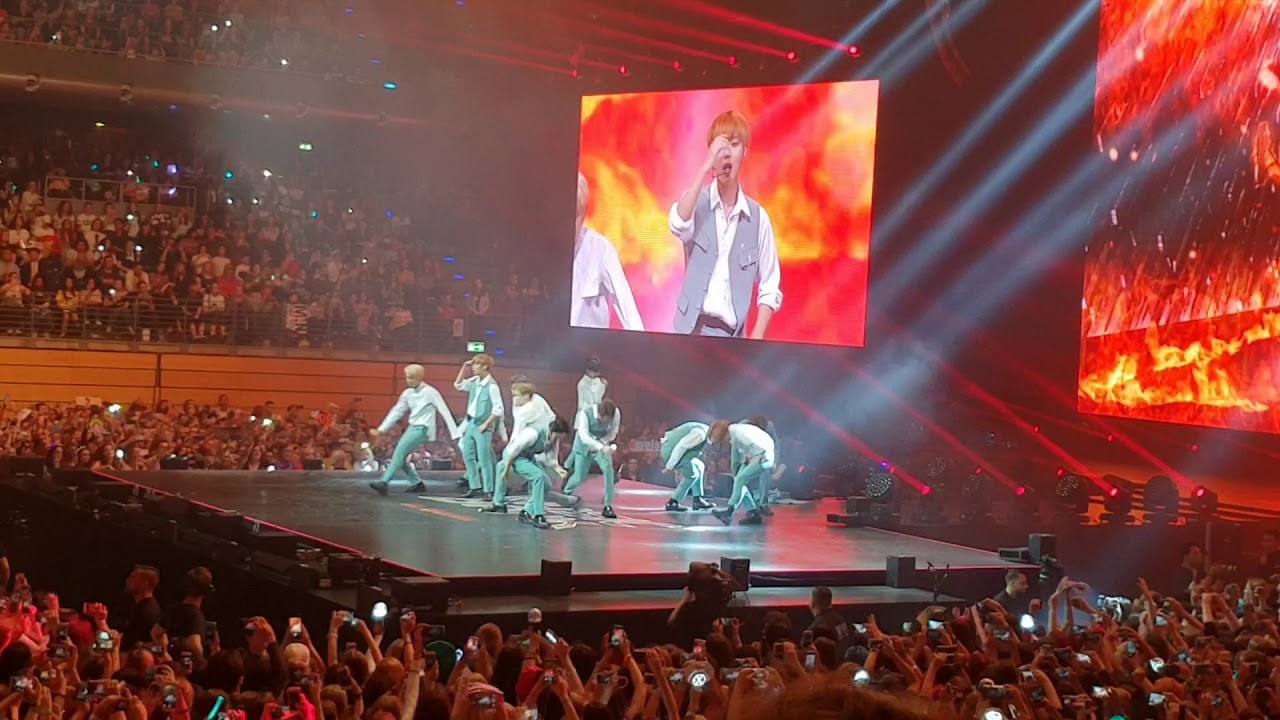 Wanna One - Beautiful + Burn it up Live @ KBS Music Bank Berlin