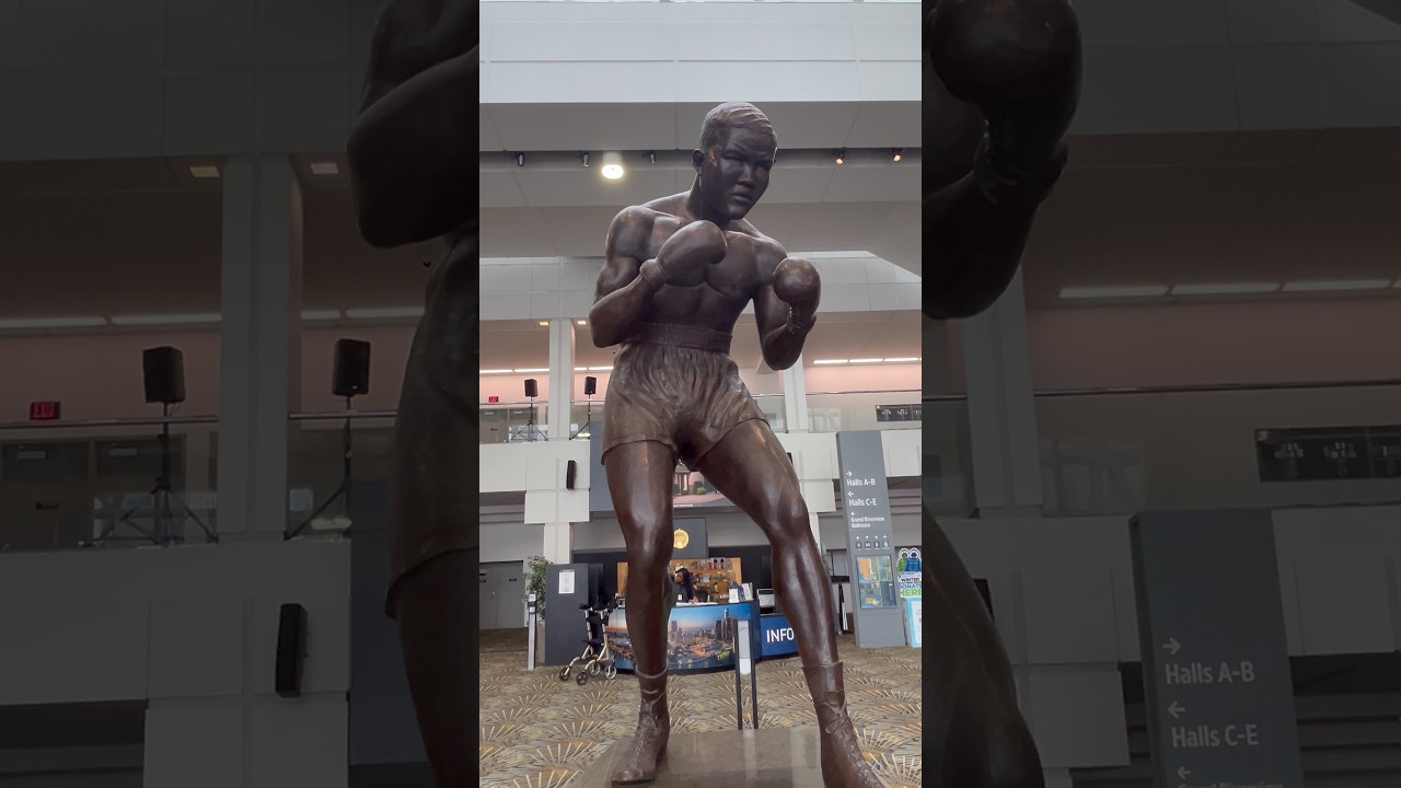 Joe Lewis sculpture in Detroit, Michigan ￼