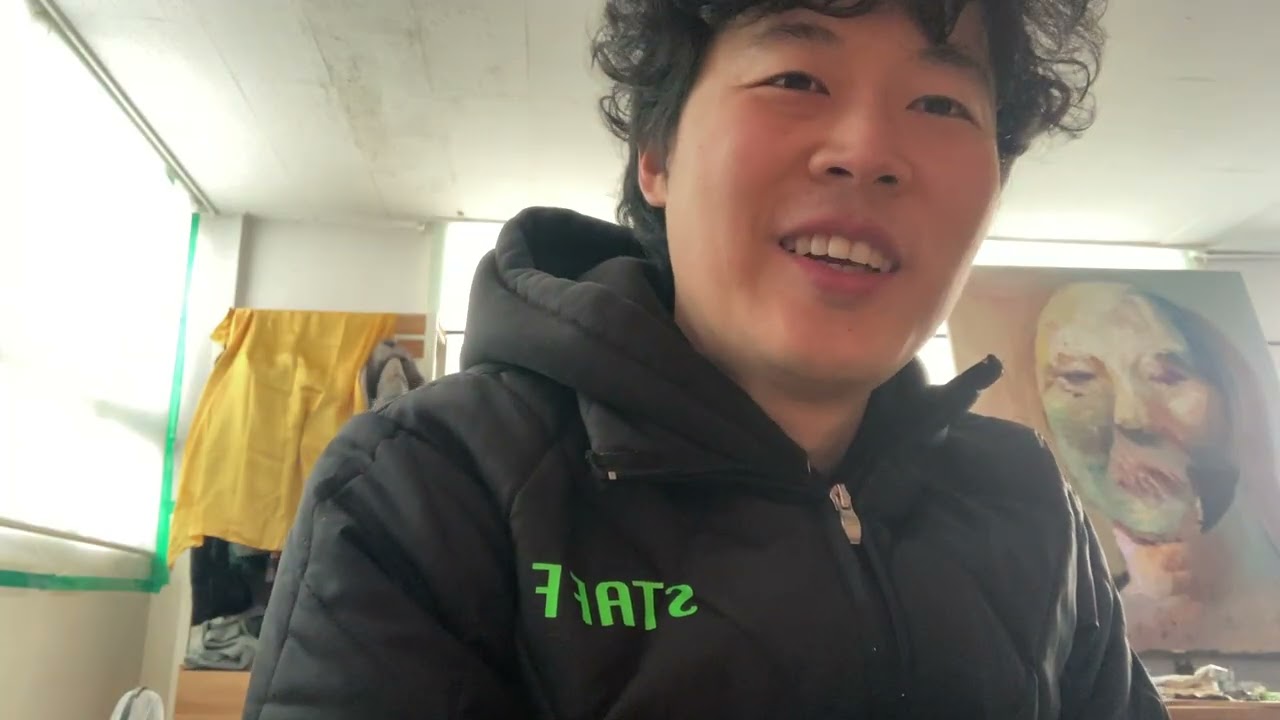 작업실 소개와 입시생들의 재수 선택 문제에 대해