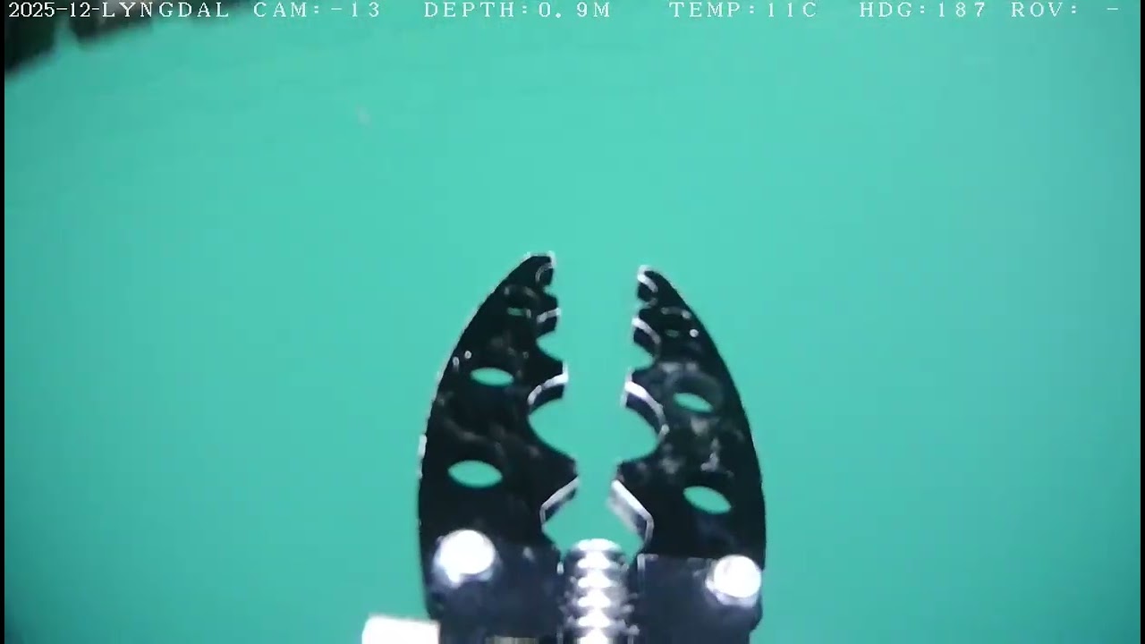 ROV recovering lost lobster pot with DTG3 from Deep Trekker