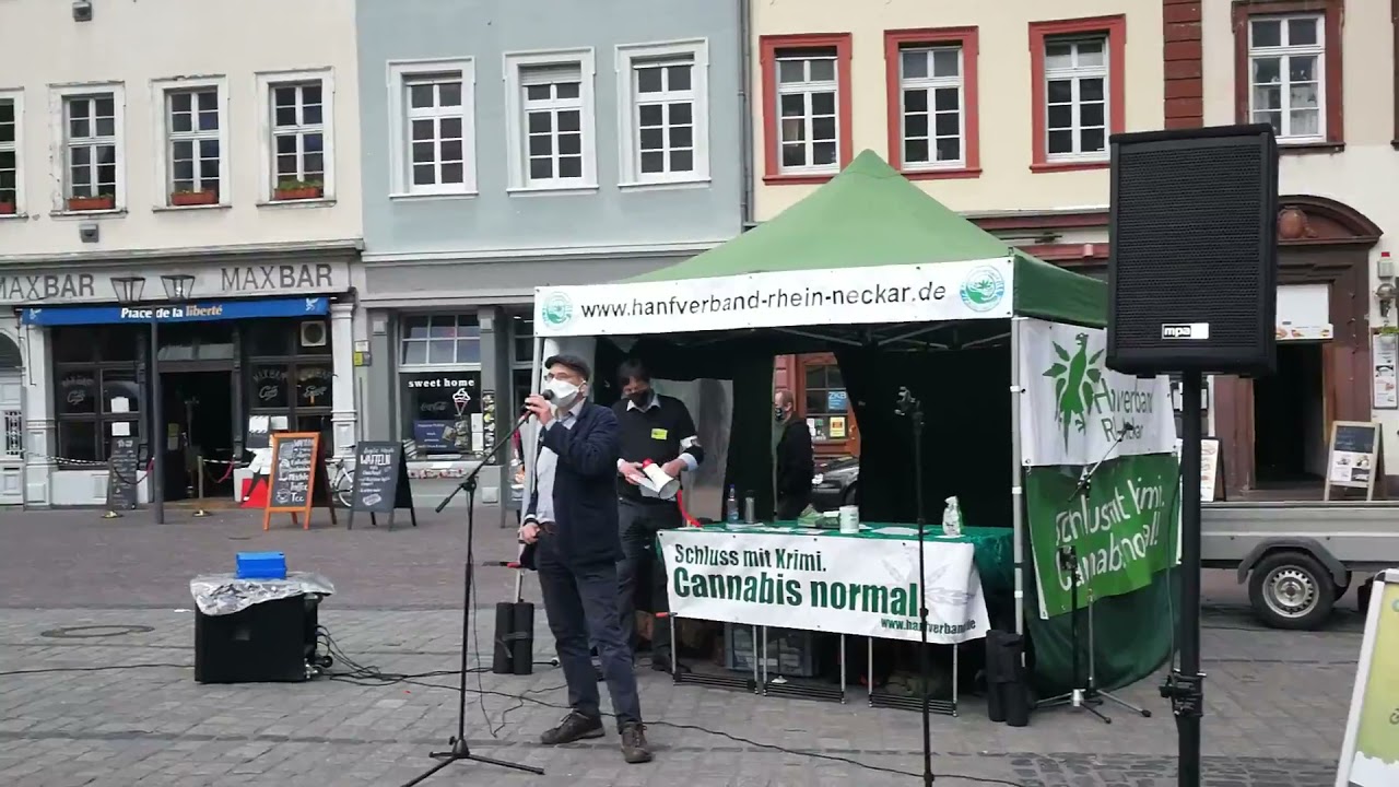 Friede, Freude, Hanfgeb&auml;ck - Moderator Roland Hoffmann