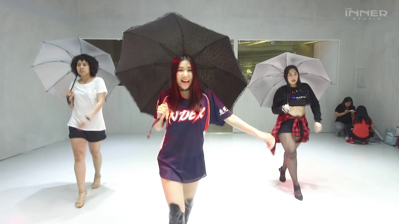 Rihanna - Umbrella (Orange Version) ft. JAY-Z