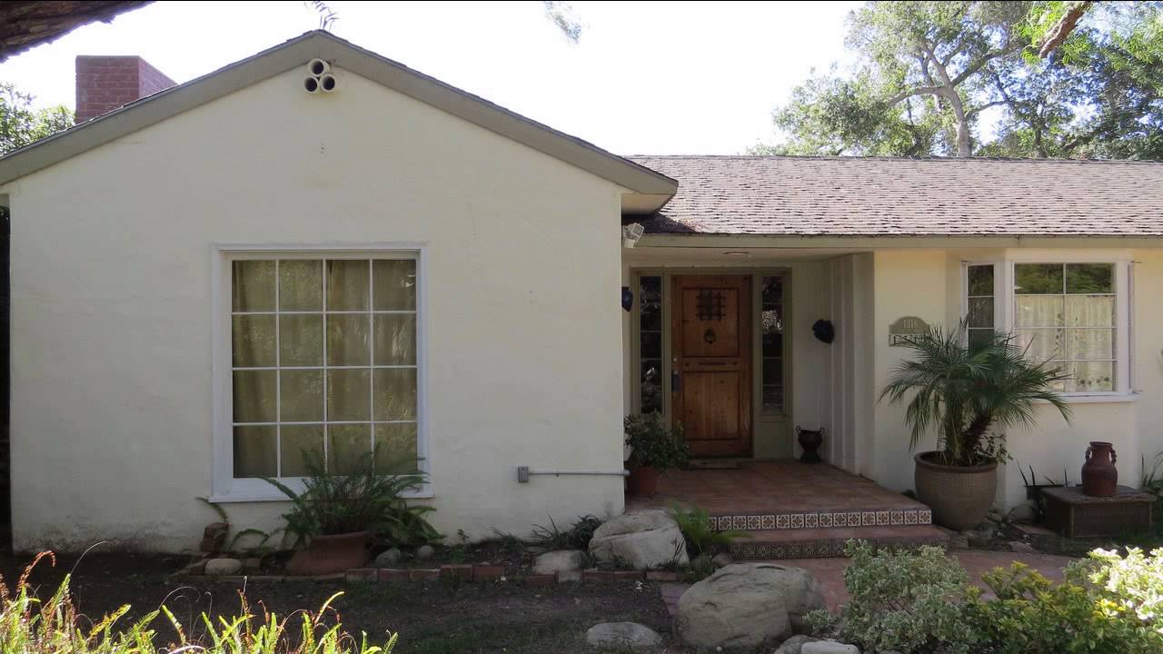 Oscar Vasquez Santa Paula, 3 Bedroom in Santa Paula House For Sale, Lovely Oak Lined Street