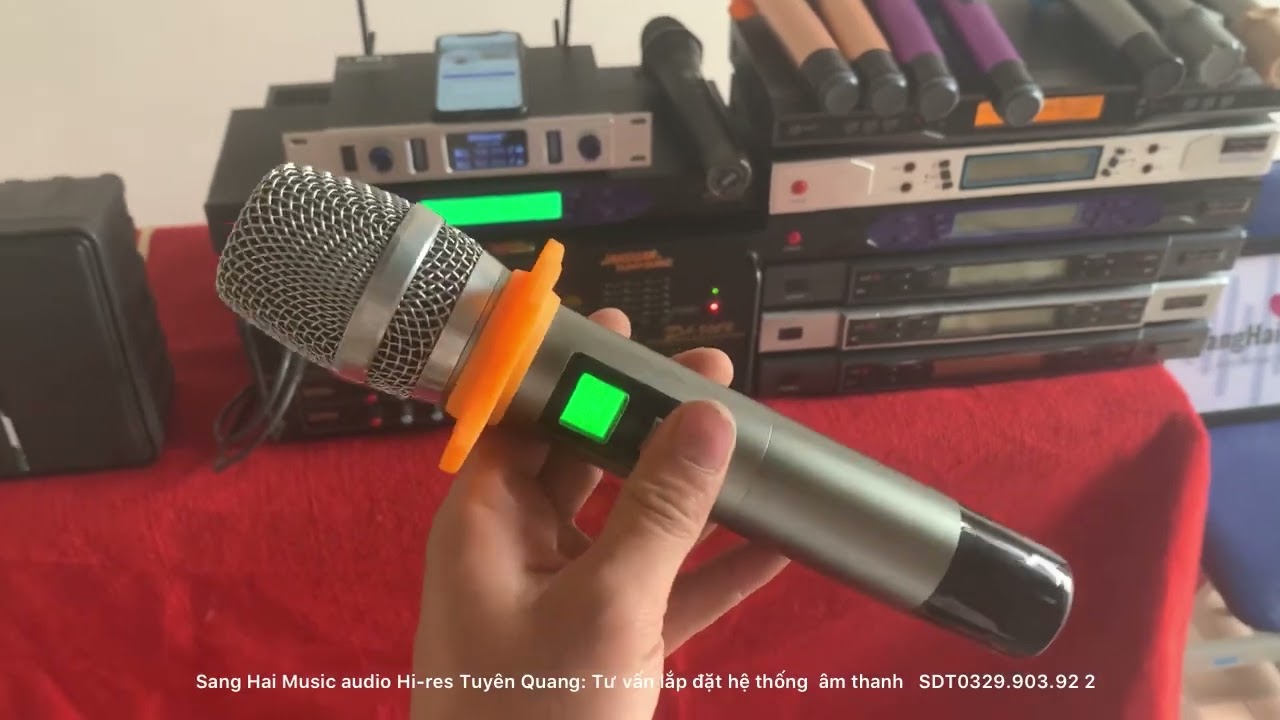 Mic karaoke chuyên nghiệp khác gì mic hát bình thường ?