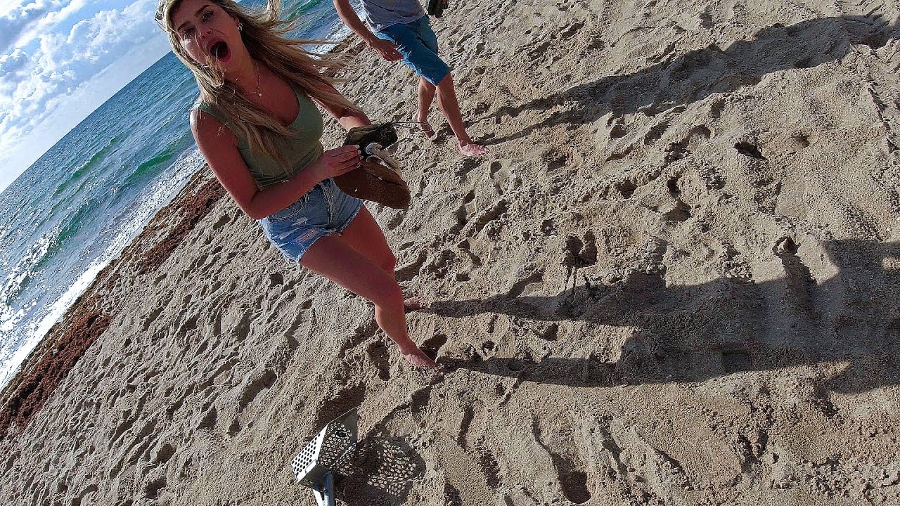 XP Deus 2-Beach Hunt-S Florida Ft Lauderdale-Lost iPhone 13 Recovery in 10 minutes or less-Part 2