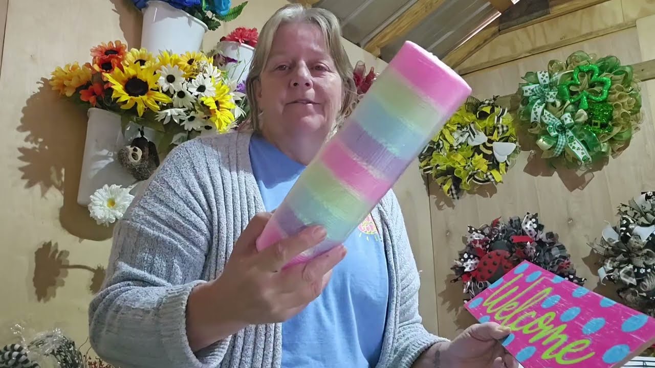 Making a Spring mesh Wreath. #mesh #ribbon #wreathmaking #craft
