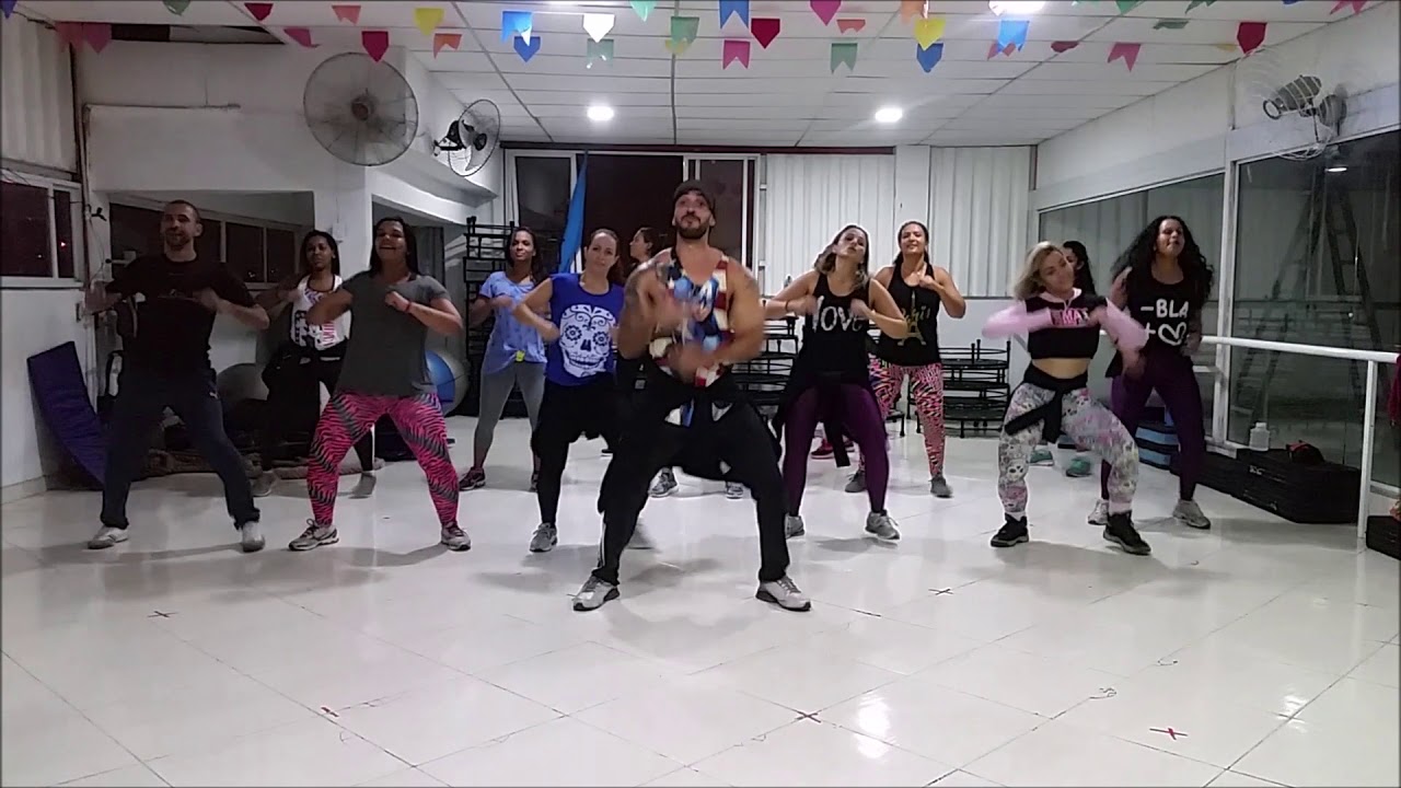 Rompe - Daddy Yankee ( ZumbaⓇ Fitness )