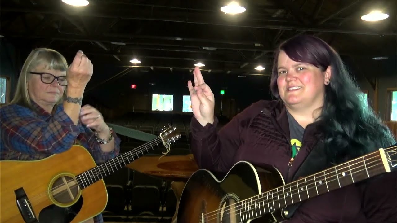 Hungry/Beautiful Things (Medley)
