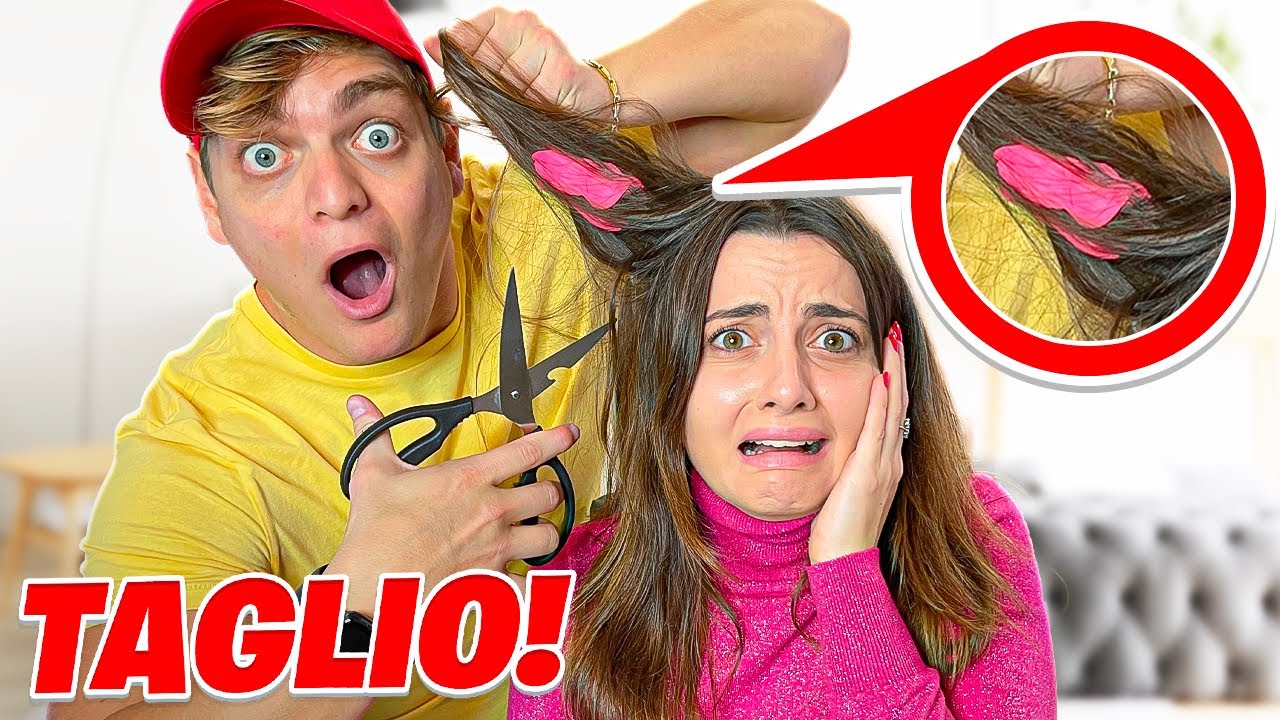 ROBBI ATTACCA UNA GOMMA DA MASTICARE A DANI DEVE TAGLIARE TUTTI I CAPELLI..!