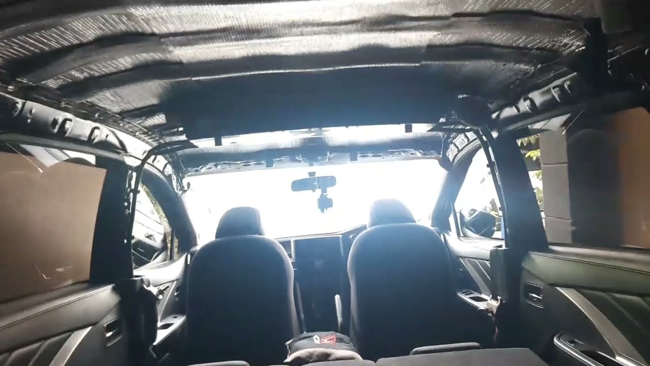 Pasang sendiri peredam Plafon Mobil