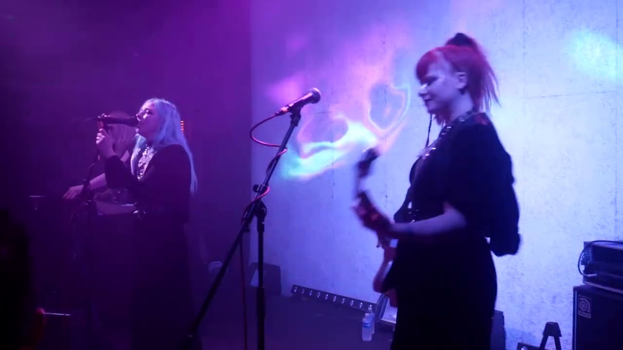 Kælan Mikla - Ósýnileg