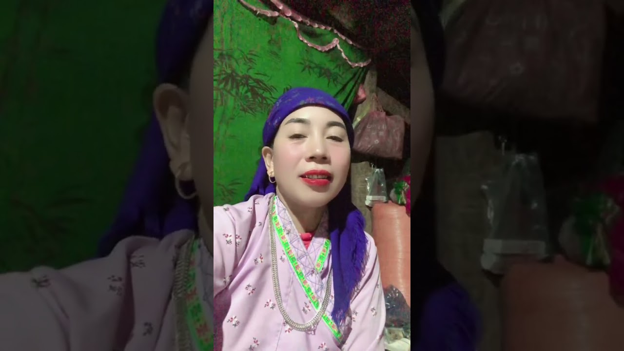 Chăm hát lứn dao lưu vui vẻ