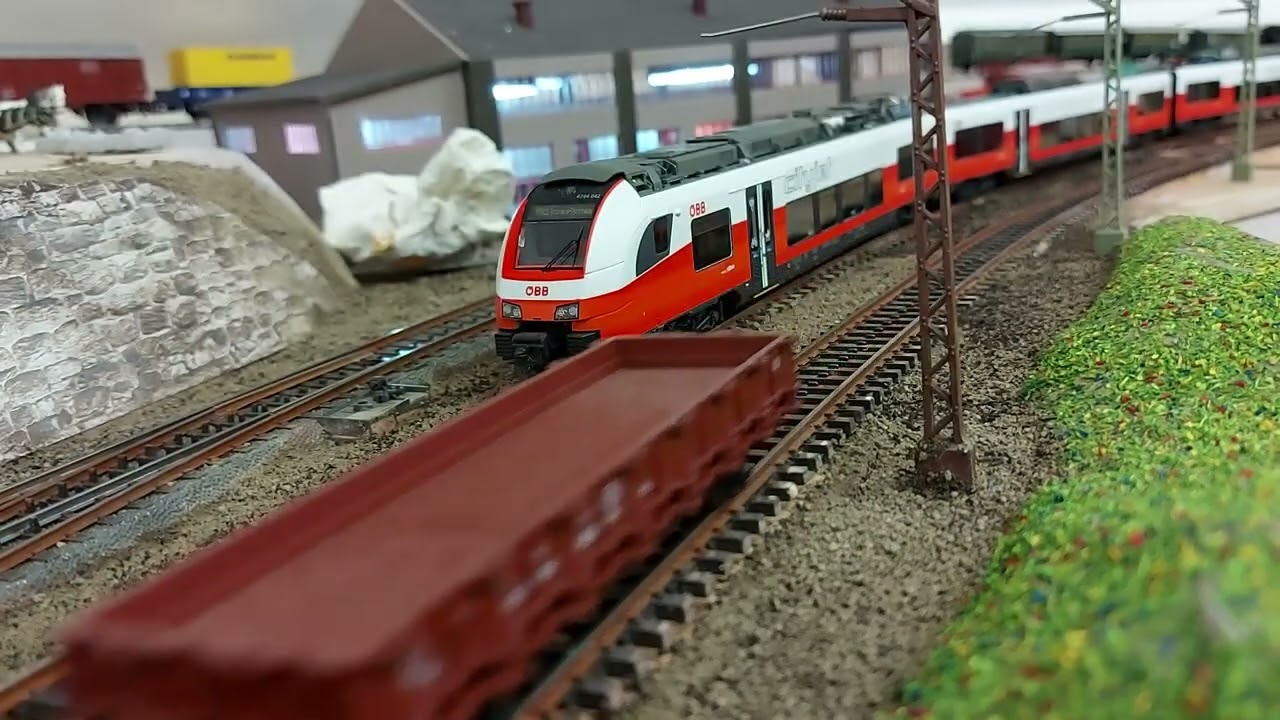 Fahrvideo Doppeltraktion mit Roco 1020 018- 6 LEBF und M&auml;rklin &Ouml;BB BR 50.069 und gemischten G&uuml;terzug