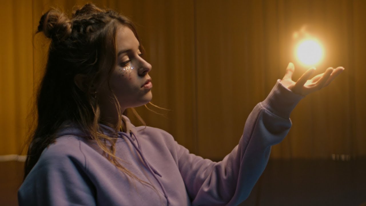 DORA - Saving Star (Official Video)
