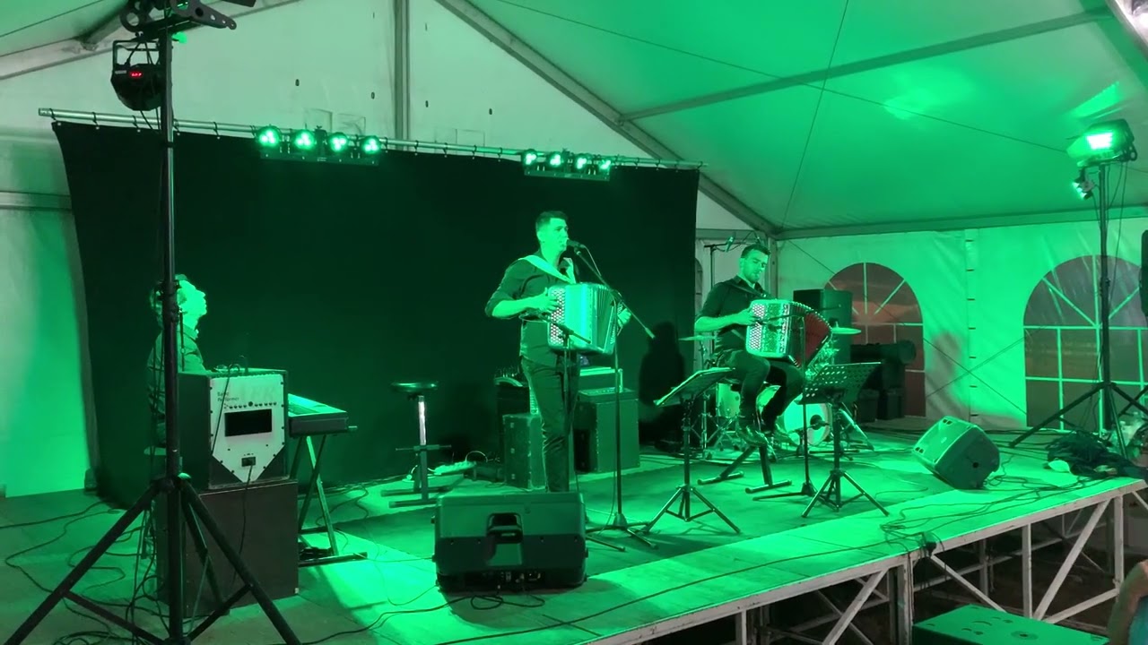 Maxime et vincent Orchestre Joue et chante 