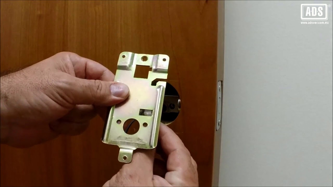Instalación Cerrojo Digital E BUTTON YALE