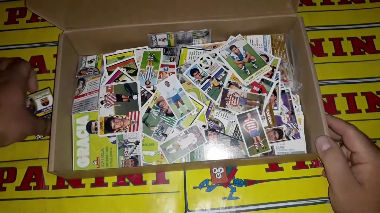 ENCUENTRO CAJA DE CROMOS DE FUTBOL ANTIGUOS EN CASA