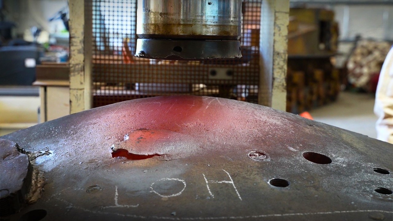 300-Tonne Press straightens WWII KV-1S Tank Armour