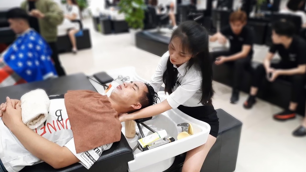 $3 Relaxation in Vietnam Street Cheap Massage & Hair Wash With Girl in Da Nang City