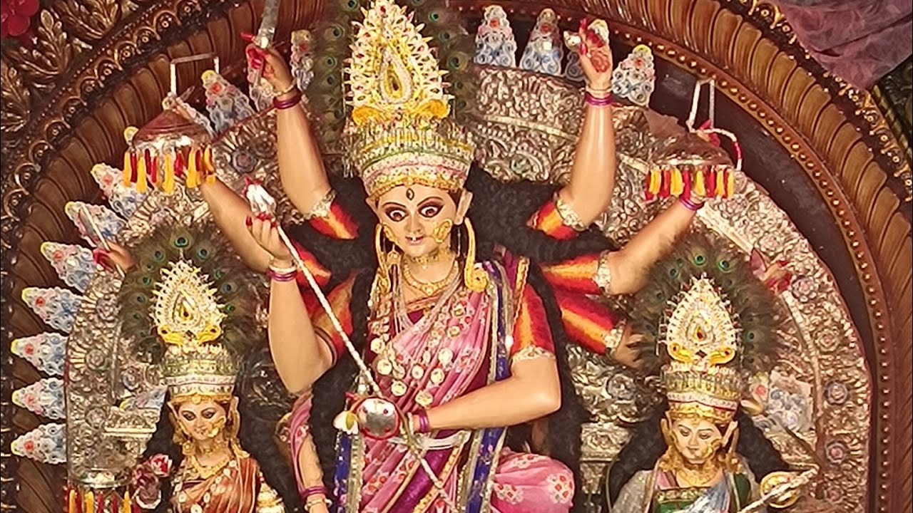 बड़ी दुर्गा मां, छोटी दुर्गा मां, बड़ी काली मां और छोटी काली मां की विदाई यात्रा।