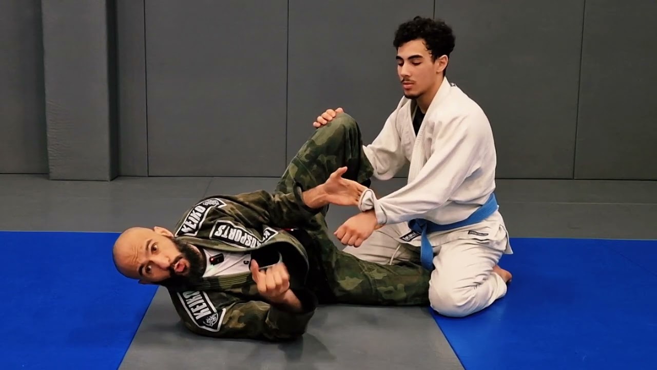 Ep #121 Renversement De Compétition (Footage) Depuis La Demi-garde En Jiu-Jitsu