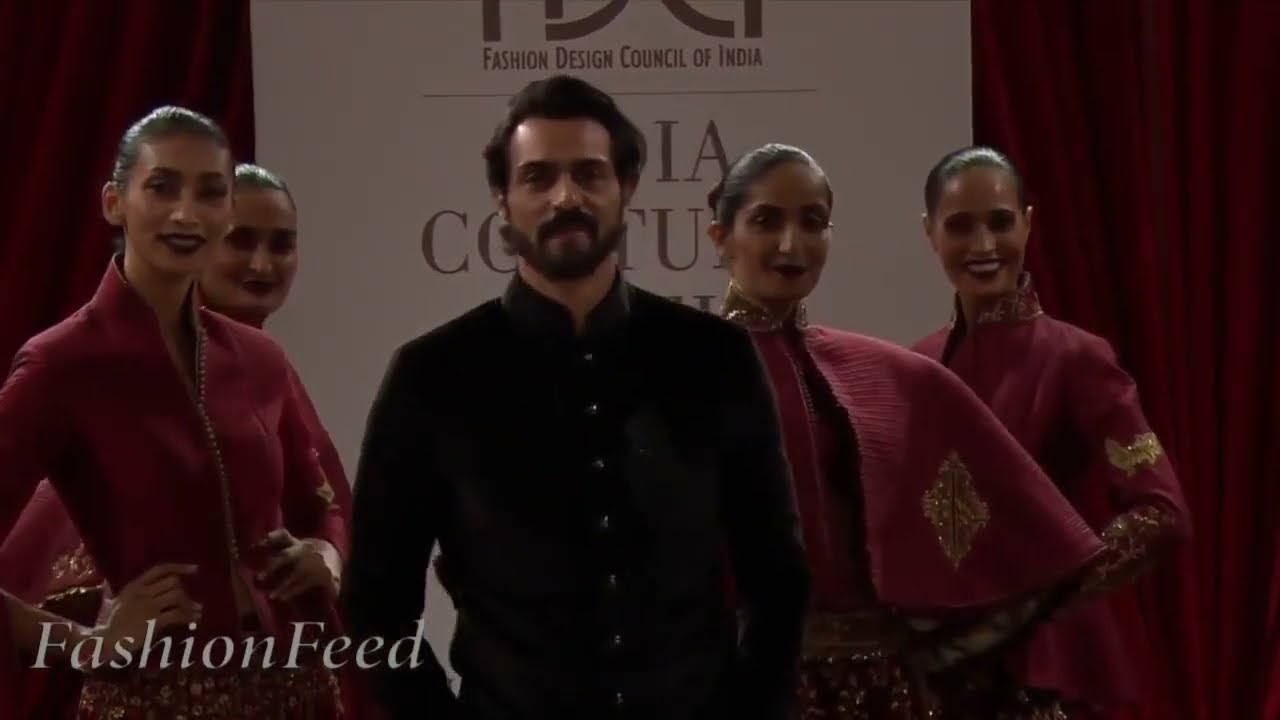 ARJUN RAMPAL Walk For ROHIT BAL.   Indian Couture Fashion Week 2017.      