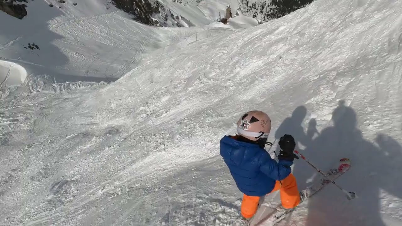 5 years old Alexis in steepest run on earth in Le Grand Couloir Courchevel French Alps #ski 