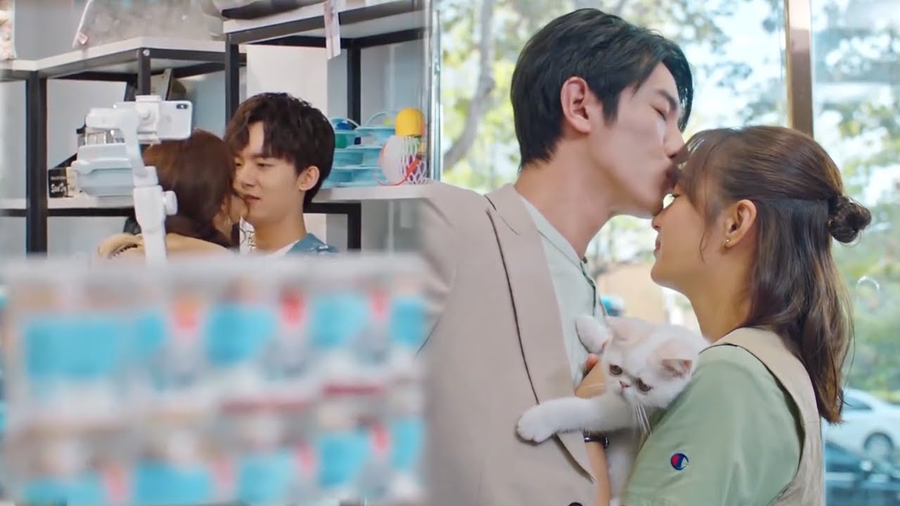 So sweet! Both of the couple showing affection in the public！ | Be With You 好想和你在一起