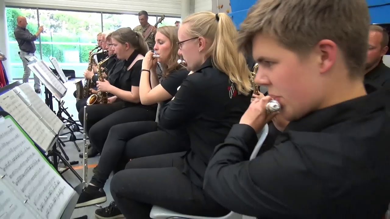 Gonna Fly Now live in Montebourg von der Walheimer Big Band mit der USAREUR Band and Chorus