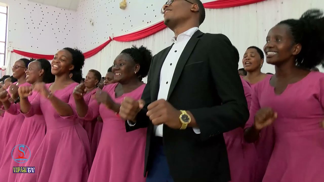 KWAYA YA MAKUBURI YATUA NJOMBE