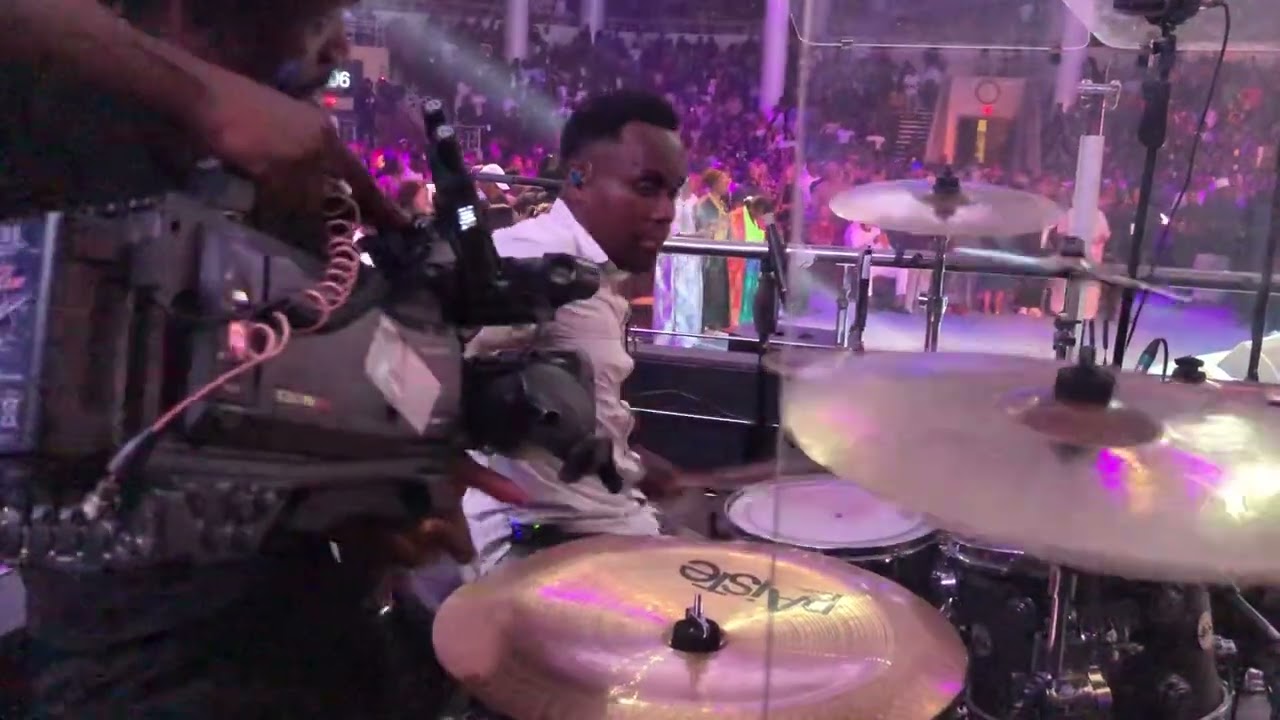 This Sinach Drummer was so intentional at house on the rock Lagos