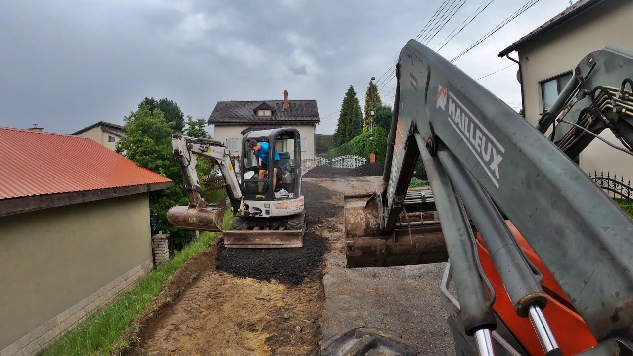 Polifoska pod rzepak i budowa drogi z frezu asfaltowego Koparka i MF