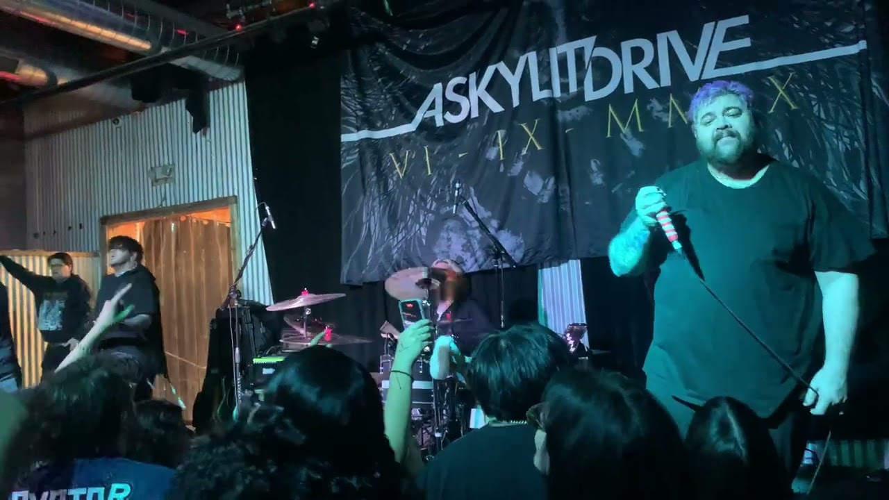 The Bunny The Bear Live @ Vibes Underground in San Antonio, TX 03/23/2024
