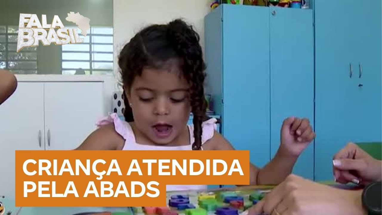 Conheça Ana Julia, menina de 5 anos atendida pela ABADS