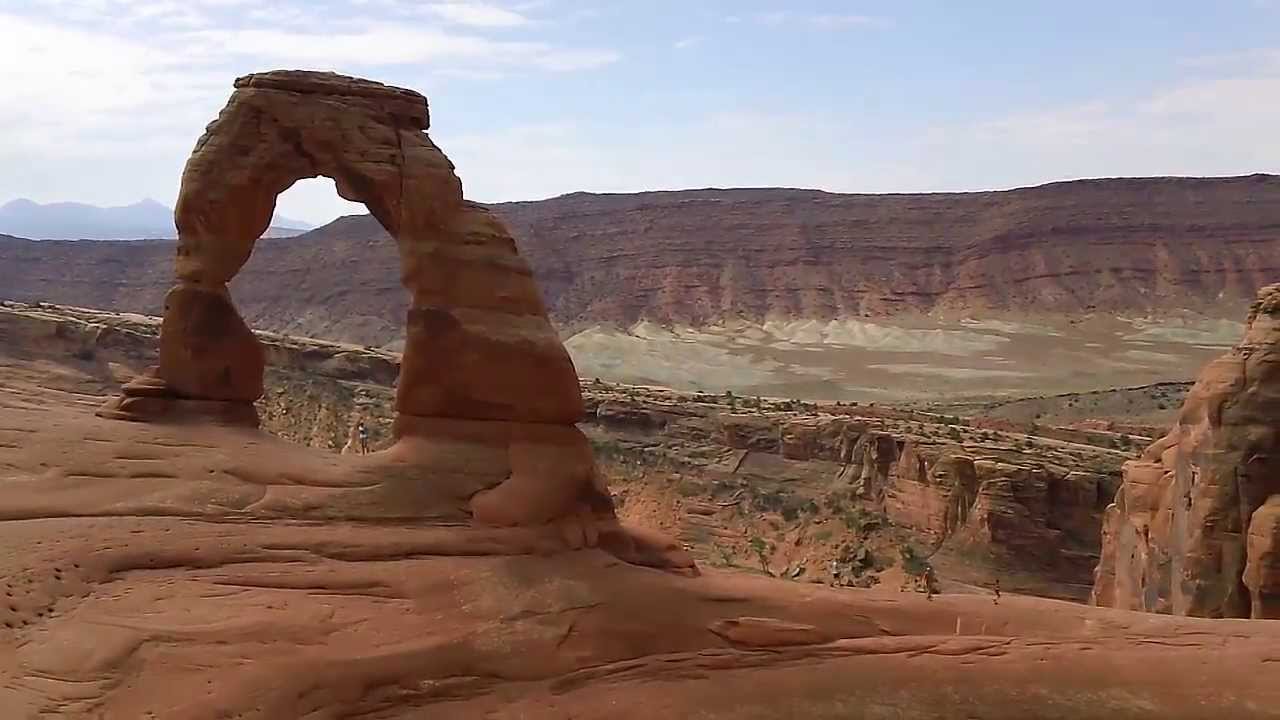 Delicate Arch Hike Review - Arches National Park in Moab, Utah
