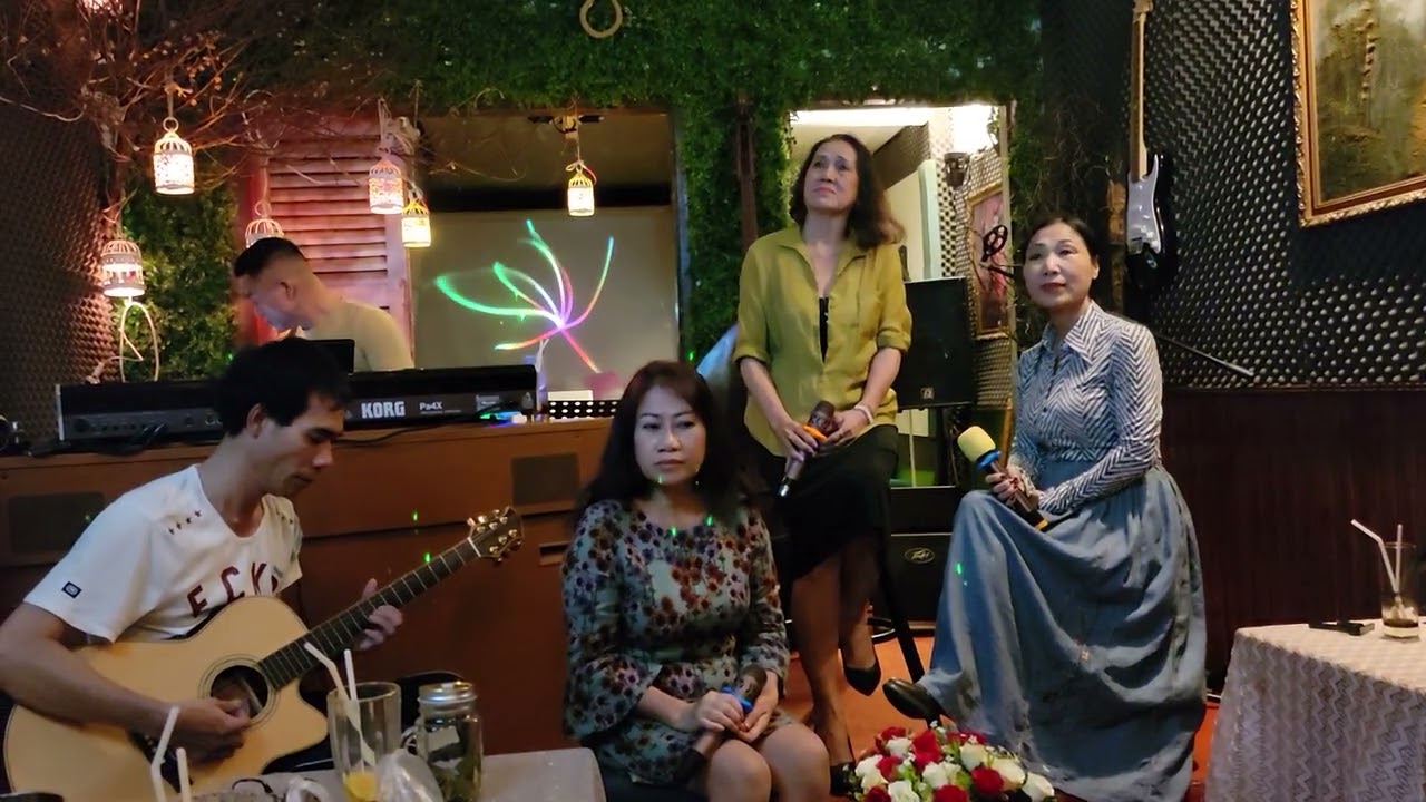 Ca khúc : Tuổi xa người - Từ Công Phụng / Guitar Cover / T.B : Vân Oanh - Thu Phan - Chi Nguyễn.