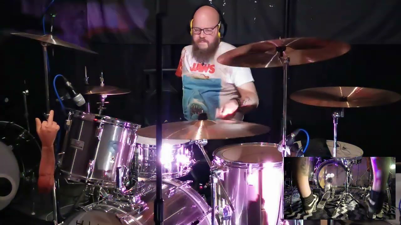 One armed drummer plays Y&T - Mean Streak