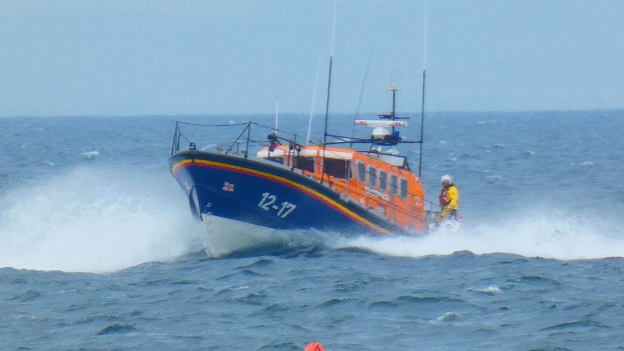 Anstruther Lifeboat returning from a call out
