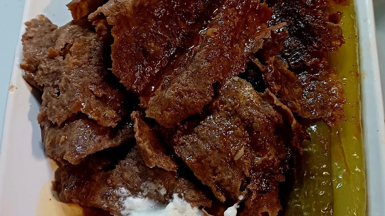Vous ne croirez jamais quece Döner est cuit aufour !You Won't Believe This Doner is Made in an Oven!