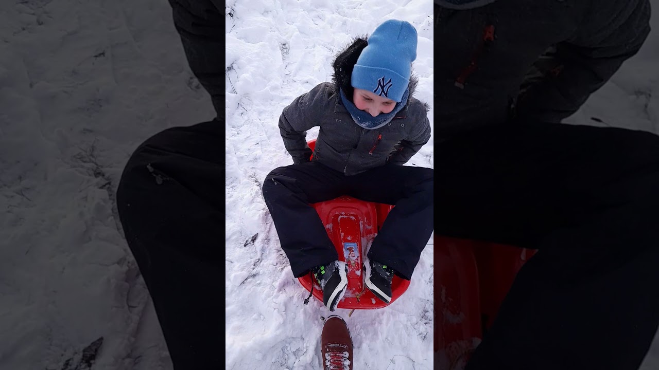 Test plastikowych sanek (slizg)