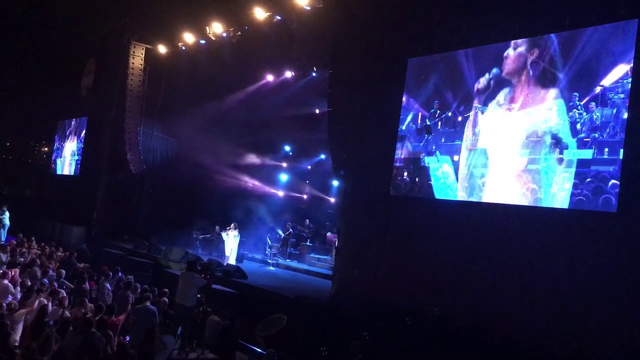 NiLÜFER - efsane - Yemin ettim (Kayahan) 29 Temmuz 2017 Marinaport İstanbul konseri Canlı